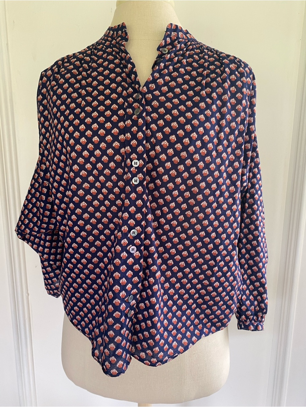 Doen Ojai Navy Button-Front Printed Blouse with Red and Cream Motif